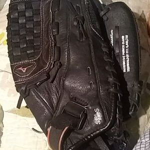 Softball glove